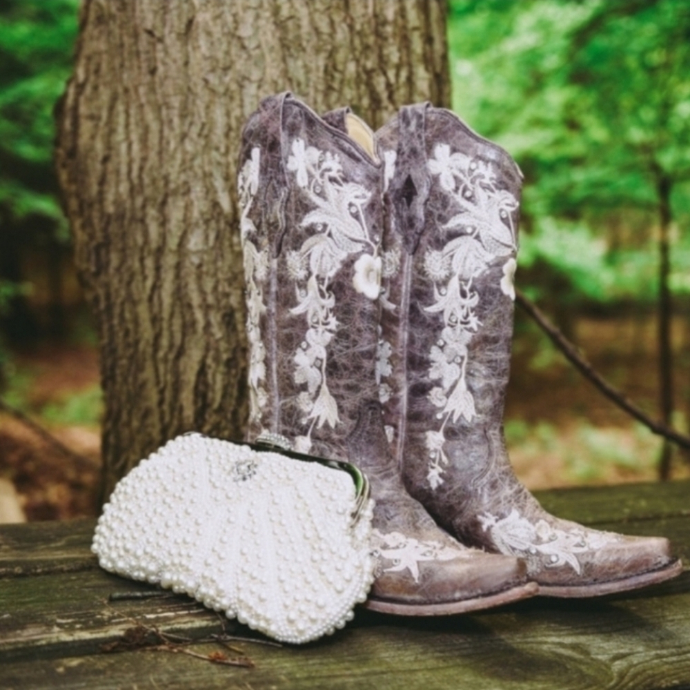 CORRAL LADIES' SNIPTOE WESTERN BOOT